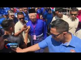 Mantan perdana menteri malaysia, tun dr mahathir mohamad hari ini mengisytiharkan dirinya tidak memberi sokongan kepada pentadbiran perdana menteri kini, datuk seri najib abdul razak. Download Mahathir Marah Najid 3gp Mp4 Codedwap