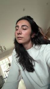 Daisy Petrov's Instagram, Twitter & Facebook