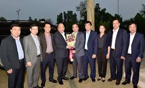 Nguyễn xuân phúc và đậu xuân cảnh. Thá»§ TÆ°á»›ng Chinh Phá»§ Nguyá»…n Xuan Phuc ThÄƒm Táº·ng Qua Cac Gia Ä'inh Chinh Sach Táº¡i Tuyen Quang
