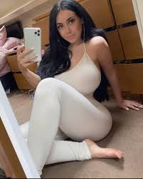 Amy Spencer is a showstopper | rHBombs on Gifsauce