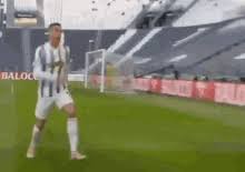 Find the perfect federico chiesa stock photos and editorial news pictures from getty images. Federico Chiesa Gif Federicochiesa Chiesa Discover Share Gifs