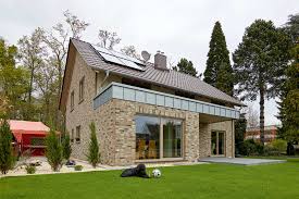 Weitere ideen zu grundriss, hauspläne, haus grundriss. Einfamilienhaus Mit Flexibel Geplantem Grundriss Und Einem Gemutlichen Wohnkonzept Mit Zentralem Kamin Und Grossen Natursteinfliesen Gussek Haus