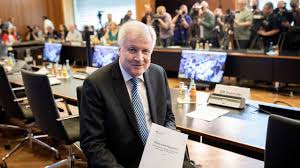The bmi has a second office in bonn. Horst Seehofer Csu Bundesminister Des Innern Fur Bau Und Heimat Stellt Den Masterplan Migration Vor