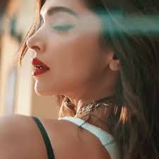 Hazel Cohen's Instagram, Twitter & Facebook