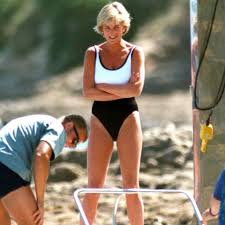 Princess Diana Owned The Coolest Sexiest Swimsuits And She Looked Like A Model In Them All Princess Diana Fashion Princess Diana Photos Lady Diana