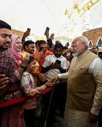 Prime Minister Narendra Modi visited the renowned Omar Ali Saifuddien  Mosque in Brunei, during his two-day visit to the nation. His visit to  Brunei is aimed at bolstering bilateral ties between the