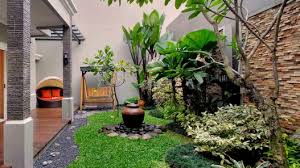 Inilah 20 desain yang akan menunjukkan bagaimana anda bisa merasakan manfaat memiliki halaman belakang di rumah. Desain Taman Belakang Rumah Minimalis Cantik Dan Unik