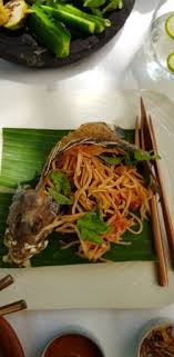 Lihat juga resep kerapu goreng asam manis enak lainnya. Ikan Kerapu Goreng Deep Fried Grouper Spicy Green Mango Salad And Kemangi Renyah Dan Basah Didalam