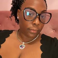 Daesha Thomas's Instagram, Twitter & Facebook