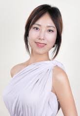 Crystal Kim bio