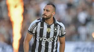 Arthur Cabral sería una de las opciones de Tigres para su nuevo delantero; ¿Quién es y dónde ha jugado?
