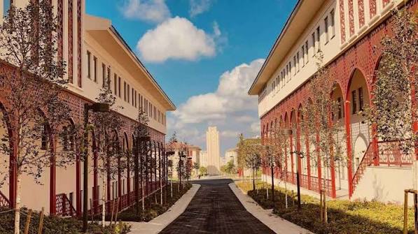 İbn Haldun Üniversitesi Külliyesi - İHÜ
