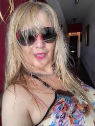 Podríamos hacer que lo cura valga plata