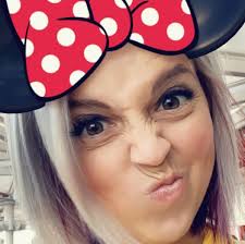 Does anyone have any recommendations for a good hair salon? I haven't  gotten my hair done in 4 years and desperately need help with these split  ends 😭 I'm extremely picky with