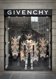 Givenchy Store Window Source Bombayblack Tumblr Creative Display Visual Merchandising Displays Givenchy