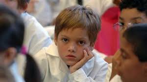 La difícil tarea escolar de afrontar la etiqueta del chico nuevo