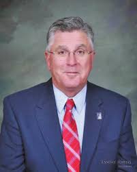 Suwannee wrestling claims district champion title