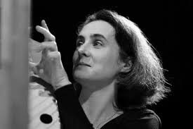 Uczy gry na harfie w Genewie, wystąpi w zborze w Letnicy