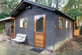 Luxe vrijstaand vakantiehuis voor 4 personen (en huisdieren), midden in het veluwse bos. Vakantiehuis In Lunteren Gelderland Nederland Huren Micazu