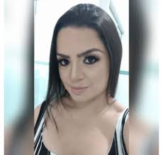 Mulher morre após carro colidir com carreta na BR 101, em Viana