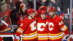 ˈkælɡ(ə)ɹi fleɪms) sind ein kanadisches eishockeyfranchise der national hockey league aus calgary in der provinz alberta. Calgary Flames Hockey Flames News Scores Stats Rumors More Espn