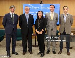 15 Luis Rigual Photos & High Res Pictures