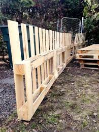 Zimmer Im Grunen Pflanzen Als Wandschmuck Gartenzaun Selber Bauen Selber Bauen Paletten Diy Gartenzaun