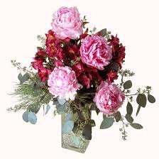 Each month, you'll receive a new bunch of the freshest, most beautiful flowers of the season, straight from the flower markets. 10 Best Flower Subscription Services And Boxes 2021