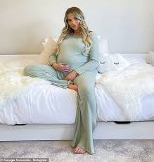 Towie star tommy mallet has gushed his life is full since becoming a dad for the first time with georgia kousoulou. Etsleaof75scqm