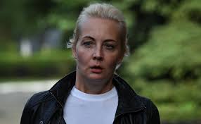 Вожди несистемных либералов решили вести своих адептов на протест 21 апреля. Zhena Navalnogo Podpisala Zayavlenie Na Ego Otpravku V Germaniyu Obshestvo Rbk