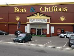 Tricot 100 % coton brillanté d'environ 8 po x 8 po (20 cm). Un Nouveau Depart Pour La Franchise Bois Et Chiffons