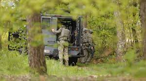 Voor het beschermen en verfraaien van houten vloer heeft rambo twee oplossingen: Dpffouvwgwf64m