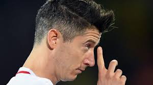 Hier kannst du deine persönliche erfahrungen und anleitungen mit ähnlichen frisuren wie die von robert lewandowski teilen. Die Wm Der Stars Robert Lewandowski Muss Zu Viel Drecksarbeit Machen Eurosport