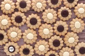 Translations of the phrase toute prête from french to english and examples of the use of toute prête in a sentence with their translations: Les Sables Pour Presse A Biscuits