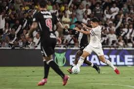 Vasco ganha do Flu de virada e mant&eacute;m sequ&ecirc;ncia positiva com Renato -  Cidadeverde.com