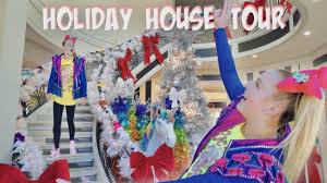 As her popularity began to skyrocket, siwa and her mother jojo siwa is now gearing up for her first outing, 'd.r.e.a.m. Jojo Siwa S Holiday House Tour Youtube