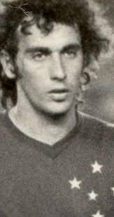 A curiosa história de Nelinho, maior lateral-direito do Cruzeiro