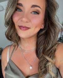 Kim Lemay's Instagram, Twitter & Facebook