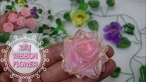 Untuk membuat sulam pita bunga mawar terdapat beberapa tahap yang harus kalian kerjakan. Cara Membuat Bunga Mawar Dari Pita Organdi Tutorial Diy Ribbon Roses Flowers Youtube