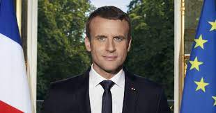 Frankrikes president francois hollande holdt tale rett før klokken 04 natt til fredag. Emmanuel Macron Elysee