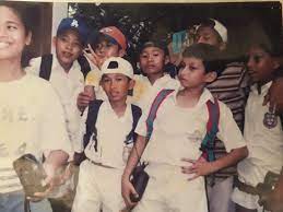 Selulusnya ia dari sma tahun 1998, gofar akhirnya gofar hilman memutuskan untuk berjualan kaset punk, kaos band punk, ikat pinggang, hingga jaket punk tujuannya agar bisa menyambung hidup. Gofar Hilman Ar Twitter 25 Year Challenge