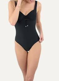 Elle apporte confort et maintien sans oublier l'élégance, la créativité et la féminité. Maillot De Bain Monaco 1 Piece A Armatures Noir