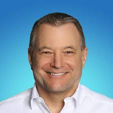 Steve Dow's Instagram, Twitter & Facebook