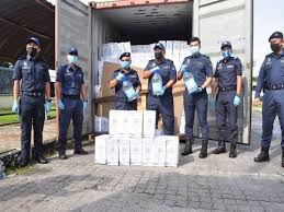 Permohonan jawatan kosong di jabatan kastam diraja malaysia mempelawa warganegara malaysia yang berkelayakan dan berumur tidak kurang daripada 18 tahun pada tarikh tutup iklan jawatan untuk memohon jawatan seperti senarai. Kastam Patahkan Cubaan Seludup 25 000 Liter Air Zam Zam