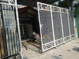 Apabila terjadi perubahan akan segera diperbaharui untuk harga pintu pagar besi dorong di situs ini. Pintu Pagar Besi Holo Galvanis Dan Stenlist Konstruksi Dan Taman 535830582