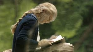 Son père est tellement honte de lui qu'il cache son loin du monde dans leur appartement. The Lion Woman En Streaming Direct Et Replay Sur Canal Mycanal