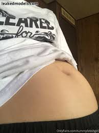 Lilly Brown  __lilybrown  tummyfetishgirl Nude Leaks OnlyFans Photo 19 -  Leaked Models