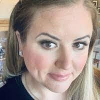 Kelley Hull's Instagram, Twitter & Facebook