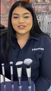 Kim loves our MAGENTIC BRUSH SET, and we’re sure you will too! 🎉 Join the  fan club and grab yours now