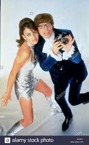 In the iconic film, the screen star played the daughter of austin's 1960s sidekick mrs. Elizabeth Hurley Mike Myers Austin Powers International Man Of Mystery 1997 Stockfotografie Alamy